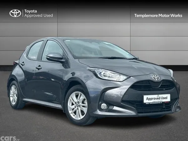 Toyota Yaris Hatchback, Petrol Hybrid, 2025, Grey