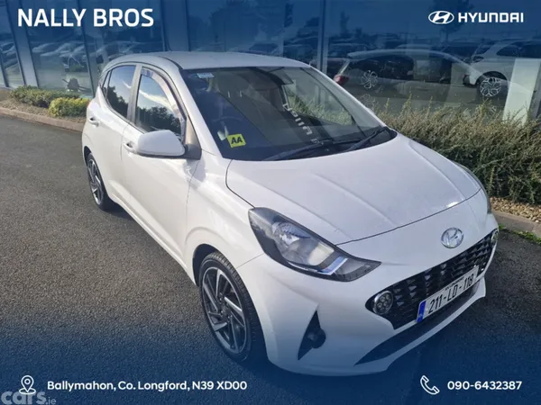 Hyundai i10 Hatchback, Petrol, 2021, White