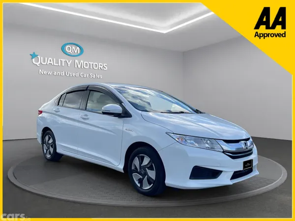 Honda Grace Hatchback, Petrol Hybrid, 2015, White