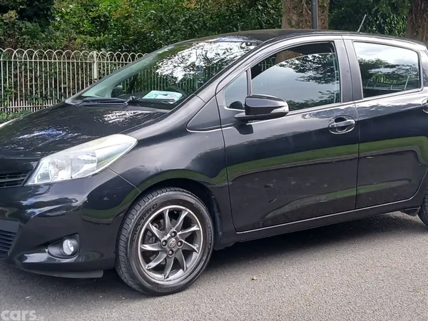 Toyota Yaris Hatchback, Petrol, 2013, Black