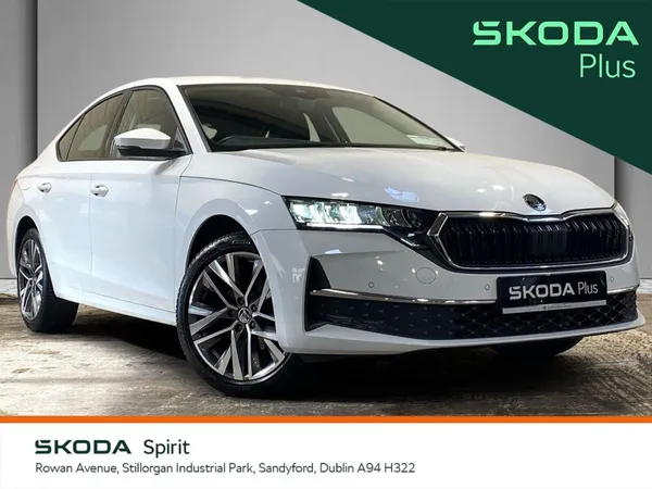 Skoda Octavia Saloon, Petrol, 2024, White