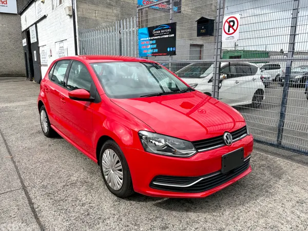 Volkswagen Polo Hatchback, Petrol, 2015, Red