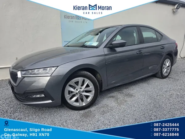 Skoda Octavia Hatchback, Diesel, 2024, Grey