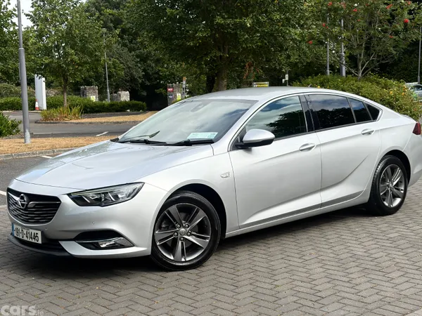Opel Insignia Hatchback, Diesel, 2019, Grey