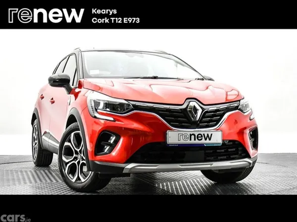Renault Captur SUV, Petrol, 2023, Red