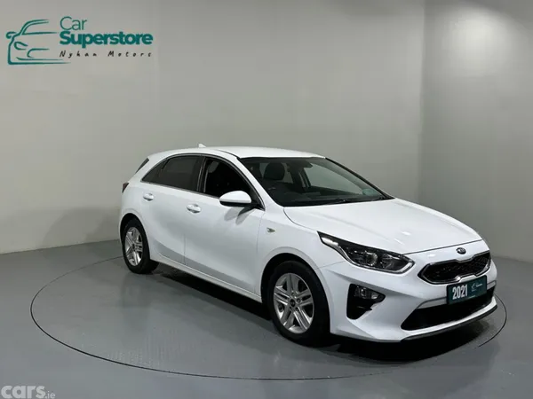 Kia Ceed Hatchback, Petrol, 2021, White