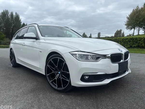 BMW 3-Series Estate, Petrol, 2017, White