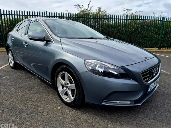 Volvo V40 Hatchback, Diesel, 2016, Grey