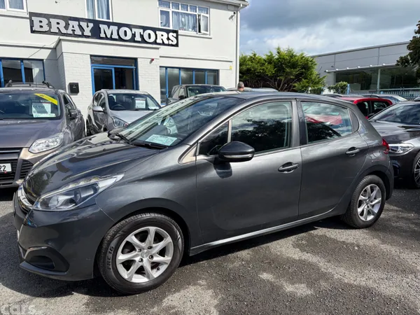 Peugeot 208 Hatchback, Diesel, 2017, Grey