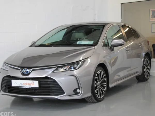 Toyota Corolla Saloon, Petrol Hybrid, 2019, Grey