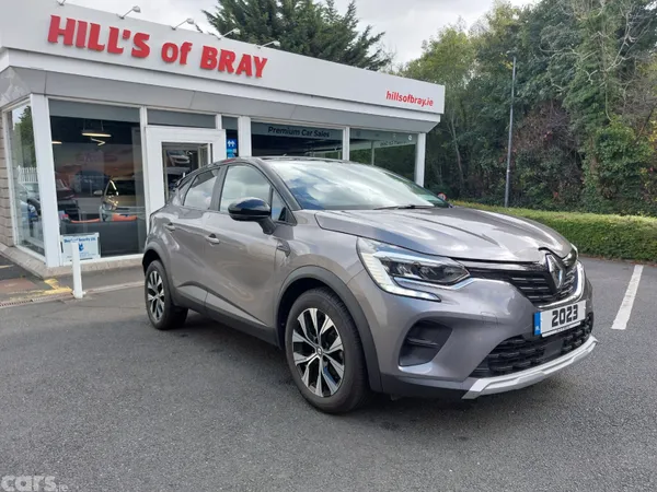 Renault Captur SUV, Petrol, 2023, Grey