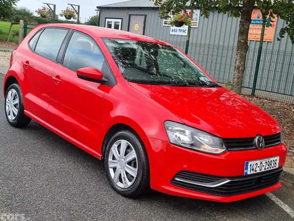 Volkswagen Polo Hatchback, Petrol, 2014, Red