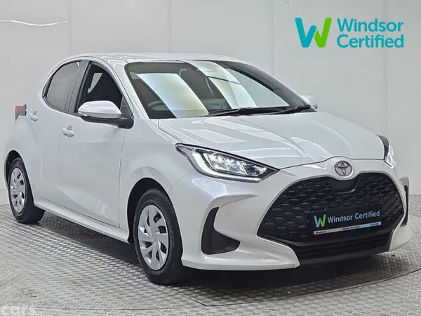 Toyota Yaris Hatchback, Petrol Hybrid, 2024, White