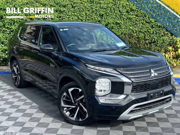 Mitsubishi Outlander SUV, Petrol Hybrid, 2023, Black
