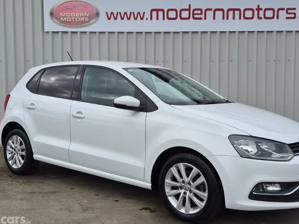 Volkswagen Polo Hatchback, Petrol, 2016, White