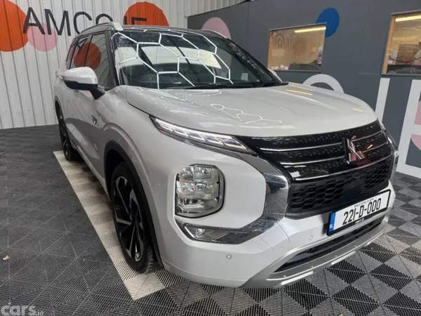 Mitsubishi Outlander SUV, Petrol Plug-in Hybrid, 2022, White