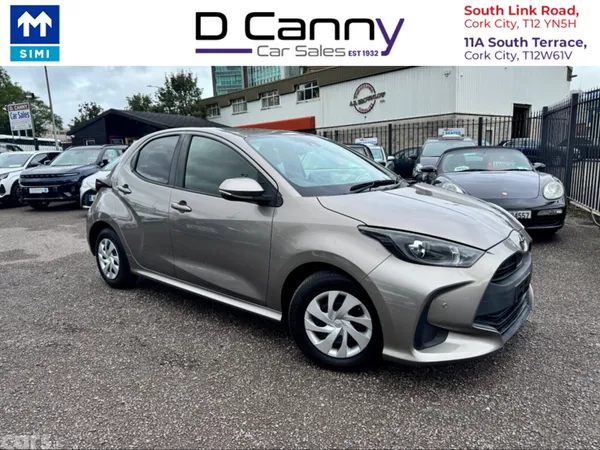 Toyota Yaris Hatchback, Petrol, 2020, Gold