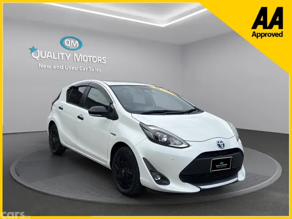 Toyota Aqua Hatchback, Petrol Hybrid, 2020, White