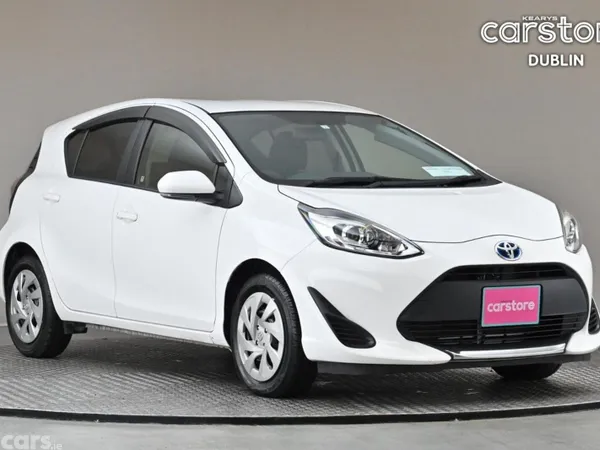 Toyota Aqua Hatchback, Petrol Hybrid, 2020, White