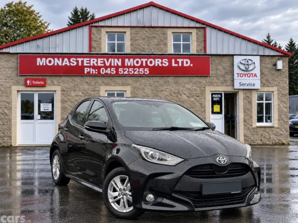 Toyota Yaris Hatchback, Petrol Hybrid, 2023, Black
