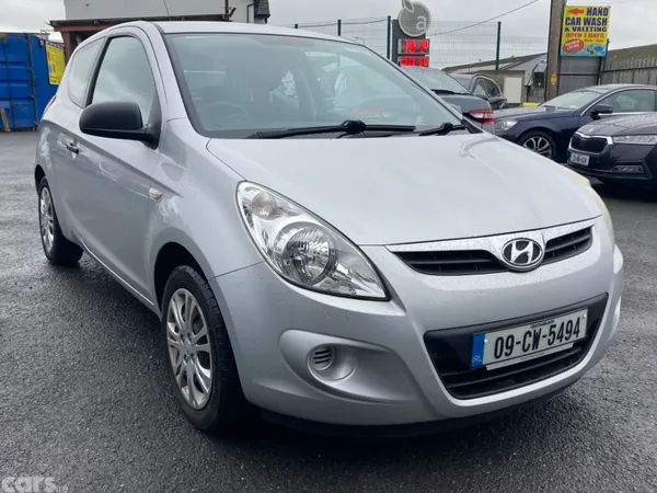 Hyundai i20 Hatchback, Petrol, 2009, Silver