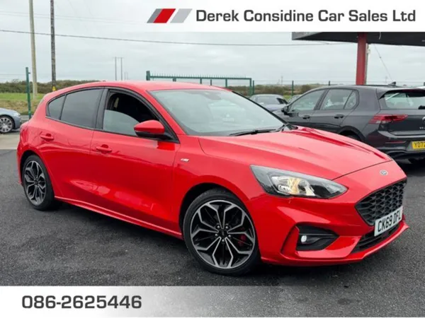 Ford Focus Hatchback, Diesel, 2019, Red