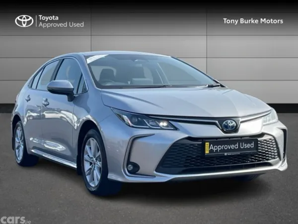 Toyota Corolla Saloon, Petrol Hybrid, 2024, Silver