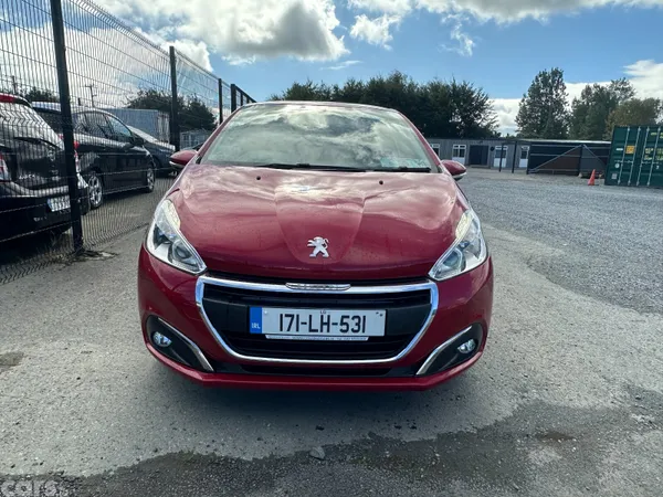 Peugeot 208 Hatchback, Petrol, 2017, Red