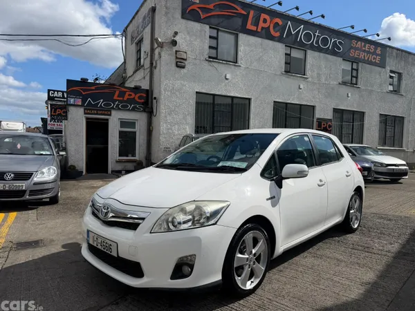 Toyota Auris Hatchback, Petrol Hybrid, 2011, White