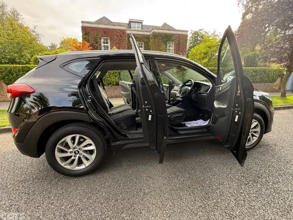 Hyundai Tucson SUV, Diesel, 2015, Black