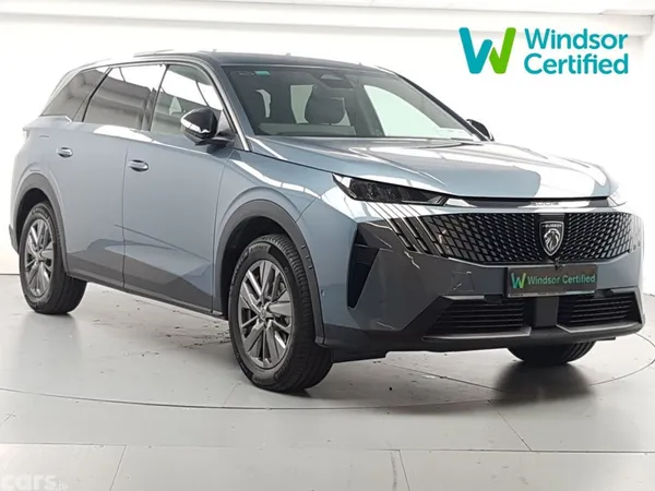 Peugeot 5008 MPV, Petrol, 2026, Blue