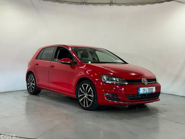 Volkswagen Golf Hatchback, Petrol, 2017, Red