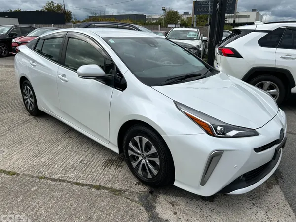 Toyota Prius Hatchback, Petrol Hybrid, 2022, White