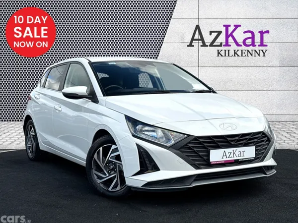 Hyundai i20 Hatchback, Petrol, 2025, White