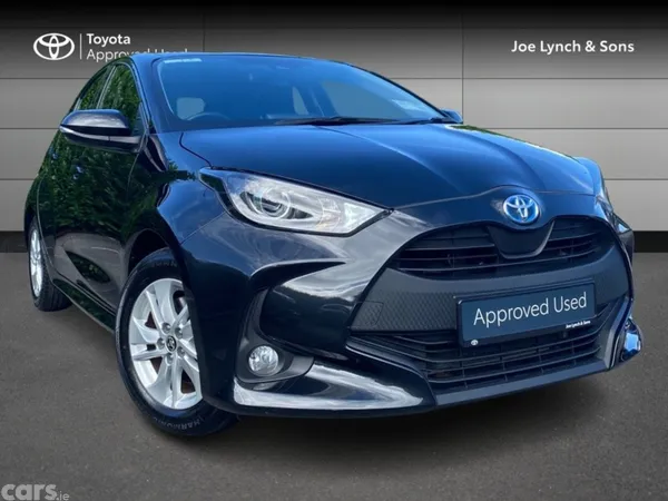 Toyota Yaris Hatchback, Petrol Hybrid, 2024, Black