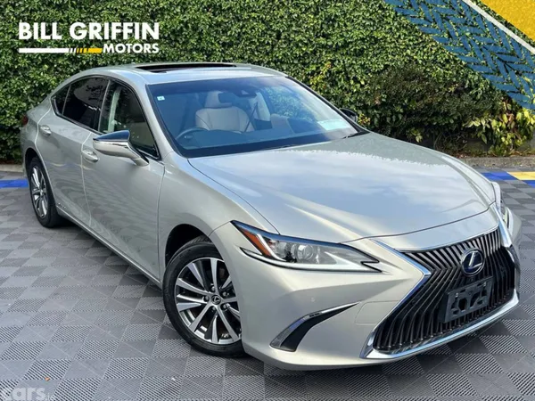 Lexus ES Saloon, Petrol Hybrid, 2021, Gold