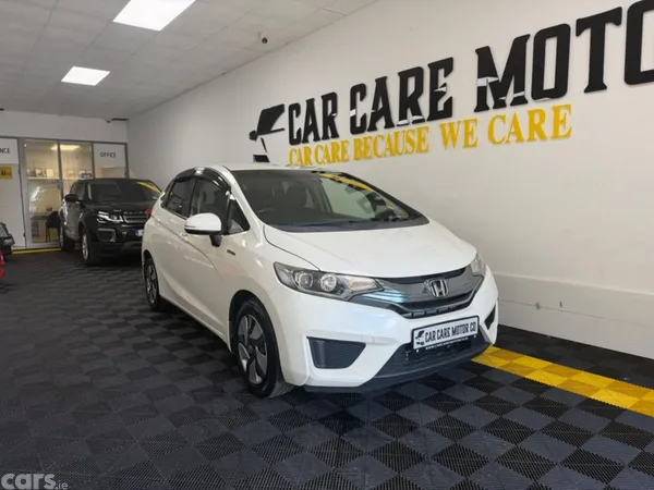 Honda Fit Hatchback, Petrol Hybrid, 2013, White