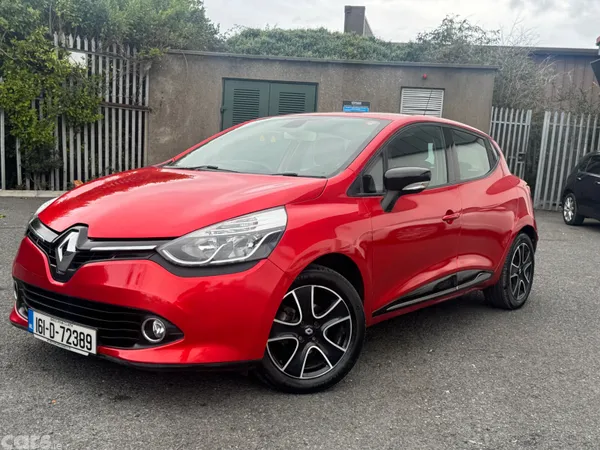 Renault Clio Hatchback, Petrol, 2016, Red
