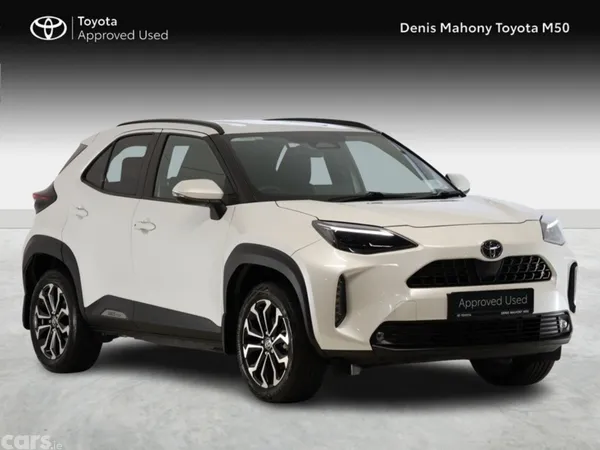 Toyota Yaris Cross Hatchback, Petrol Hybrid, 2024, White