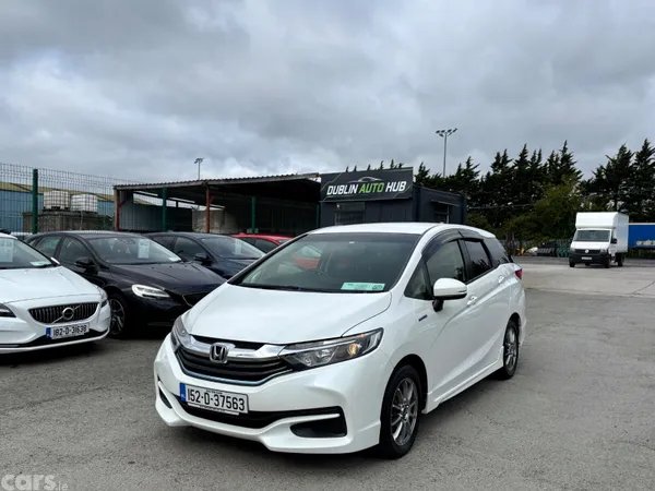 Honda Shuttle MPV, Petrol Hybrid, 2015, White