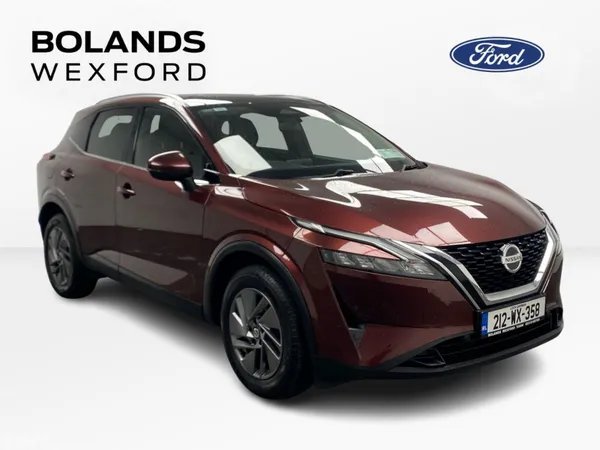 Nissan Qashqai MPV, Petrol, 2021, Red