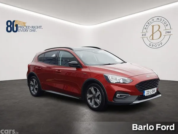 Ford Focus Hatchback, Petrol Hybrid, 2022, Red