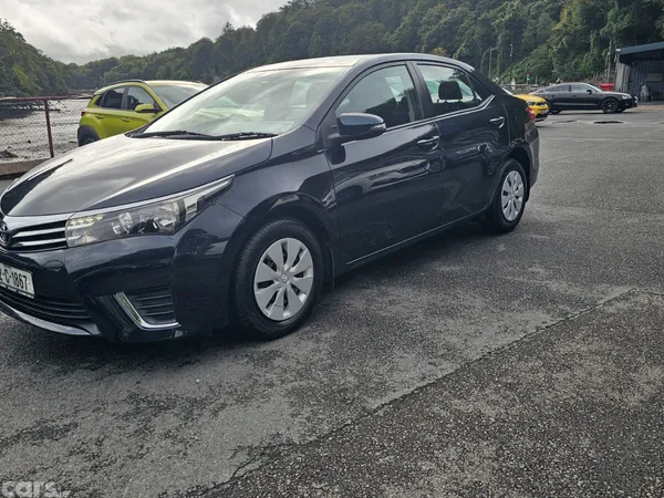 Toyota Corolla Saloon, Diesel, 2015, Black
