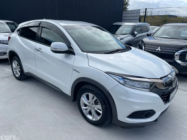 Honda Vezel SUV, Petrol Hybrid, 2018, White