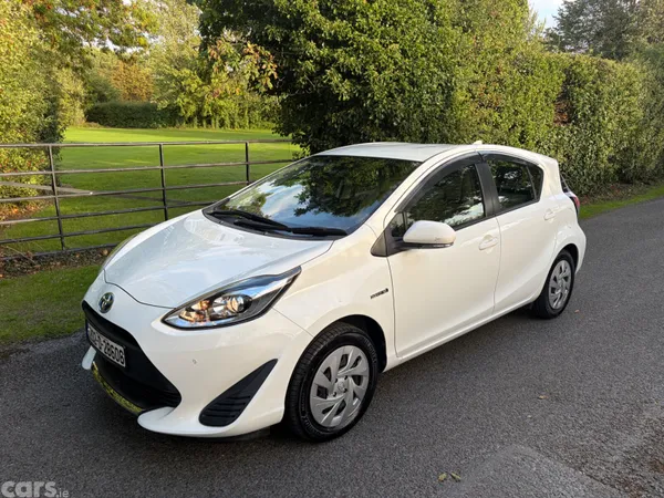 Toyota Aqua Hatchback, Petrol Hybrid, 2020, White