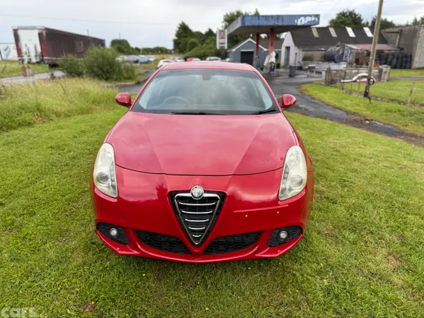 Alfa Romeo Giulietta Hatchback, Petrol, 2014, Red