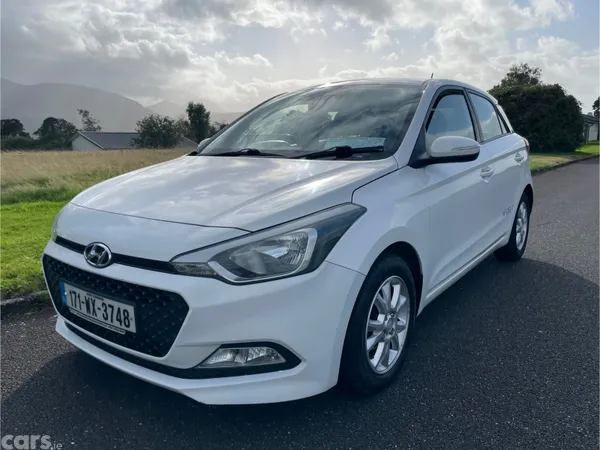 Hyundai i20 Hatchback, Petrol, 2017, White
