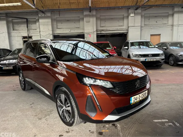 Peugeot 5008 MPV, Diesel, 2024, Brown