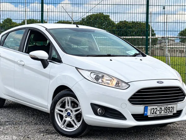 Ford Fiesta Hatchback, Diesel, 2013, White