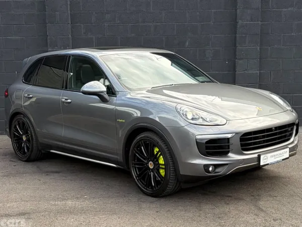 Porsche Cayenne SUV, Petrol Plug-in Hybrid, 2017, Grey